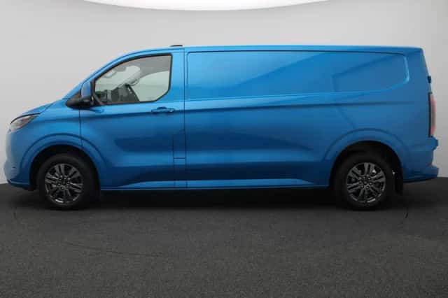 Ford E-Transit Custom (2025) thumbnail 2