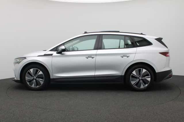 Škoda Enyaq (2023) thumbnail 2