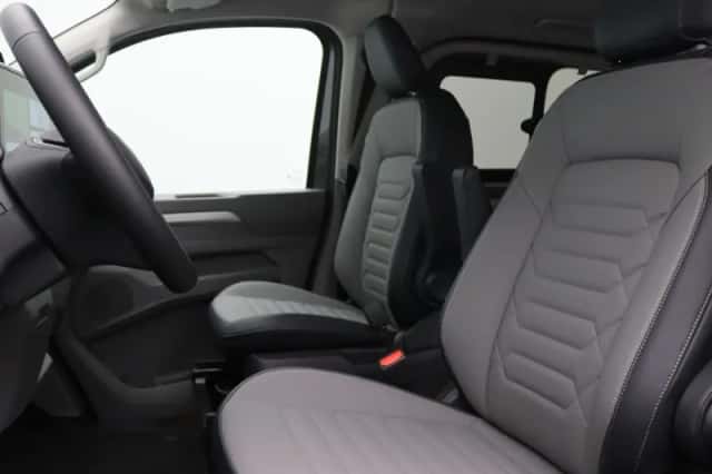 Volkswagen Caravelle (2026) thumbnail 5