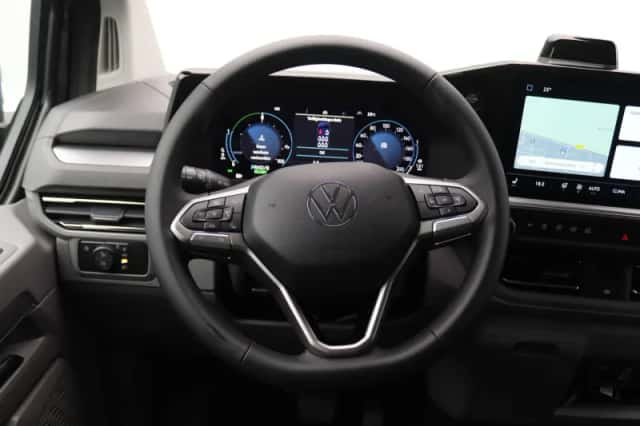 Volkswagen Caravelle (2026) thumbnail 6