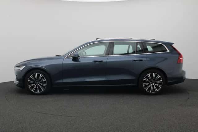 Volvo V60 (2023) thumbnail 2