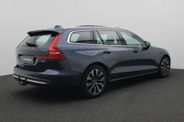 Volvo V60 (2023) thumbnail 3