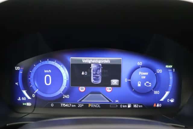 Ford Kuga (2023) thumbnail 6
