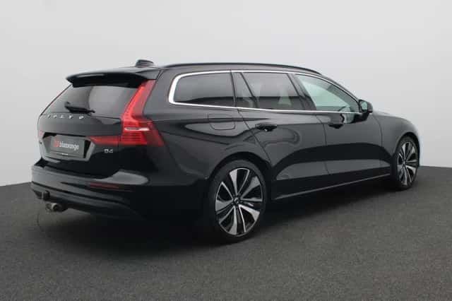 Volvo V60 (2023) thumbnail 3