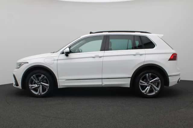 Volkswagen Tiguan (2023) thumbnail 2