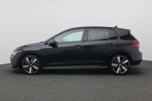Volkswagen Golf (2021) thumbnail 2