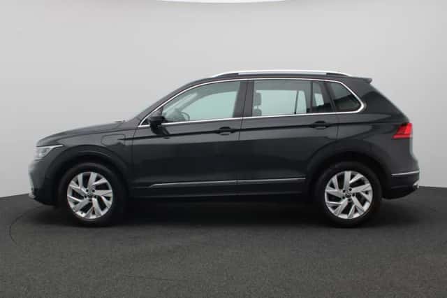 Volkswagen Tiguan (2022) thumbnail 2