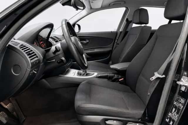 BMW 1-Serie (2011) thumbnail 6