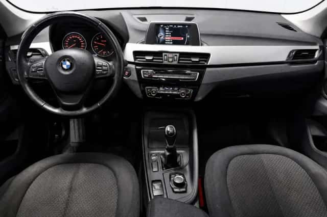 BMW X1 (2016) thumbnail 4