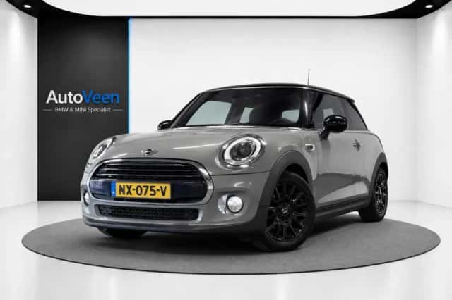 MINI Cooper (2017) thumbnail 1