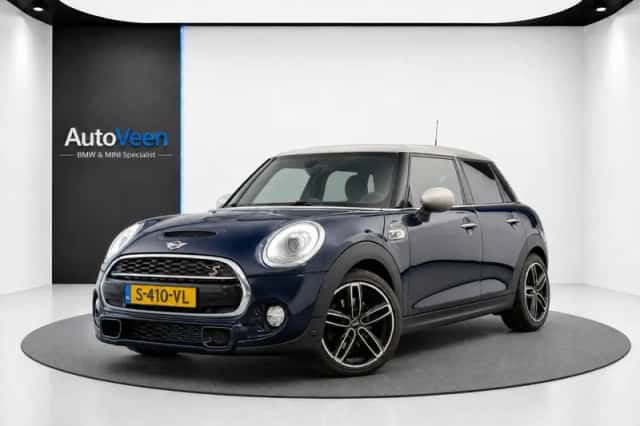 MINI Cooper S (2017) thumbnail 1