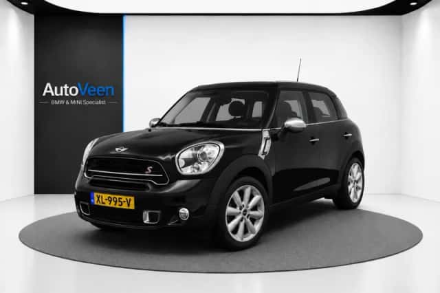 MINI Countryman (2016) thumbnail 1