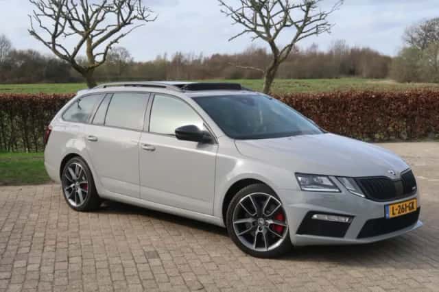 Škoda Octavia (2020) thumbnail 4