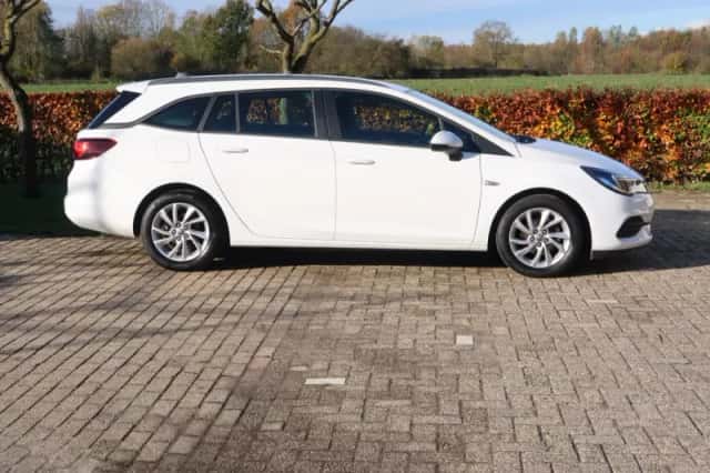 Opel Astra (2020) thumbnail 4