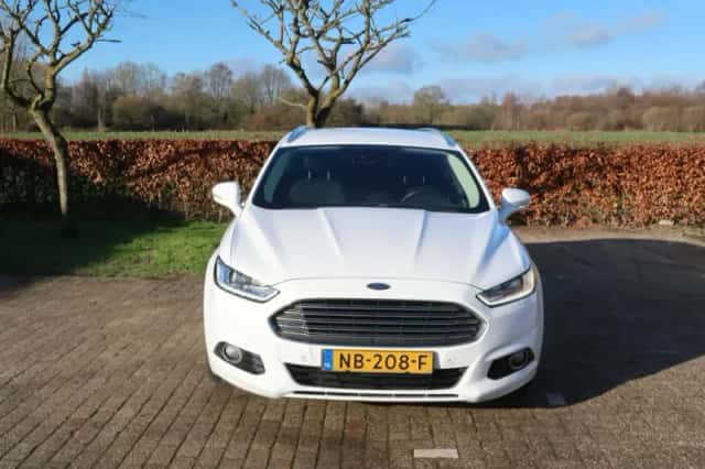 Ford Mondeo (2016) thumbnail 2