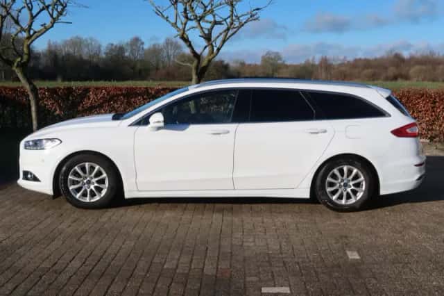 Ford Mondeo (2016) thumbnail 5