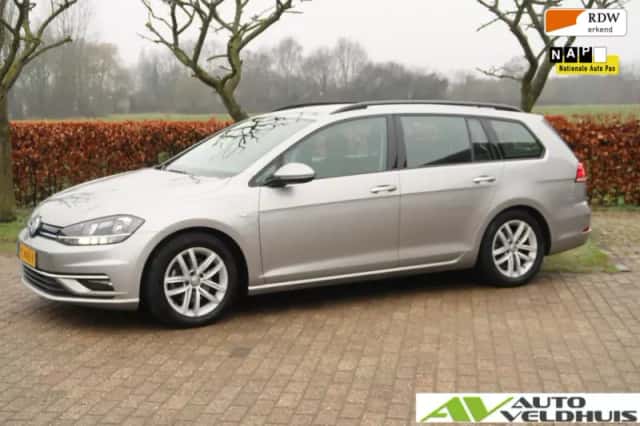 Volkswagen Golf (2017) thumbnail 1
