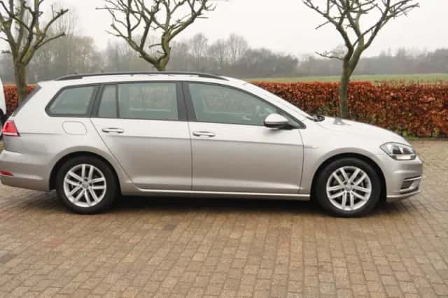 Volkswagen Golf (2017) thumbnail 4