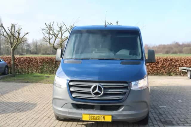 Mercedes-Benz Sprinter (2019) thumbnail 2