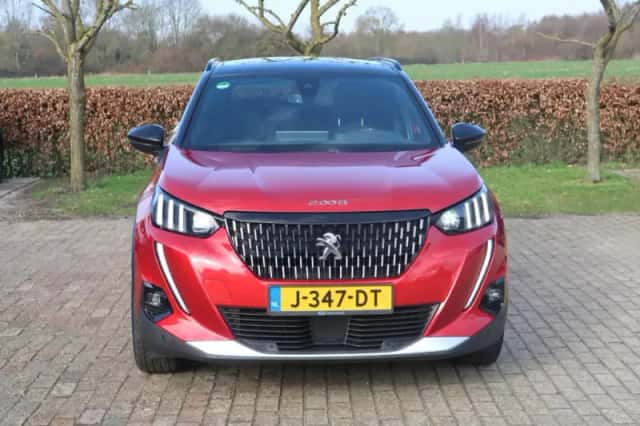 Peugeot 2008 (2020) thumbnail 2