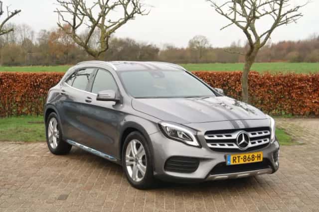 Mercedes-Benz GLA (2018) thumbnail 3