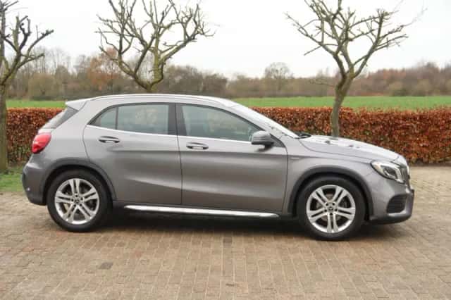 Mercedes-Benz GLA (2018) thumbnail 4