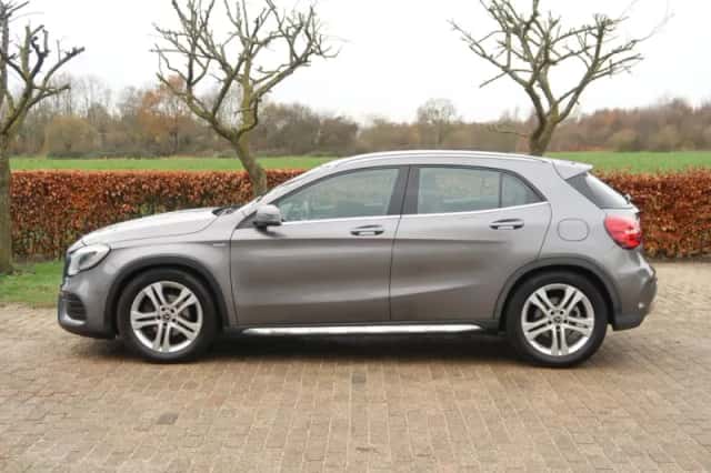 Mercedes-Benz GLA (2018) thumbnail 5