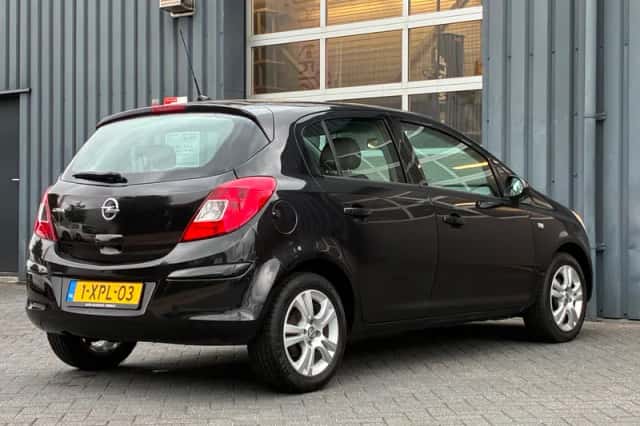 Opel Corsa (2014) thumbnail 4