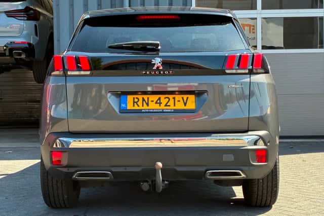 Peugeot 3008 (2018) thumbnail 6