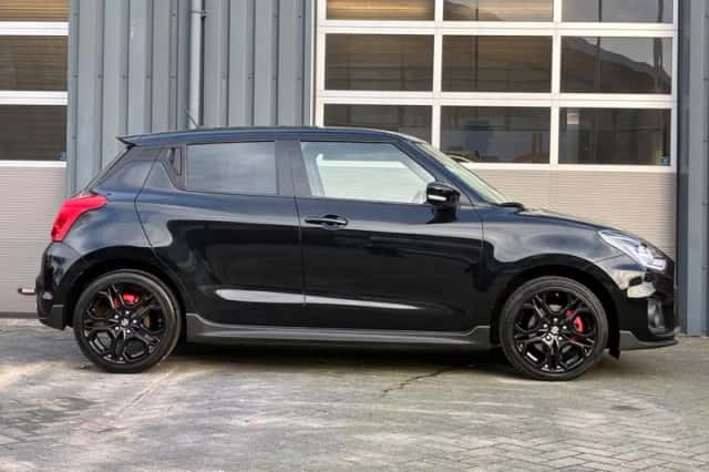 Suzuki Swift (2018) thumbnail 2