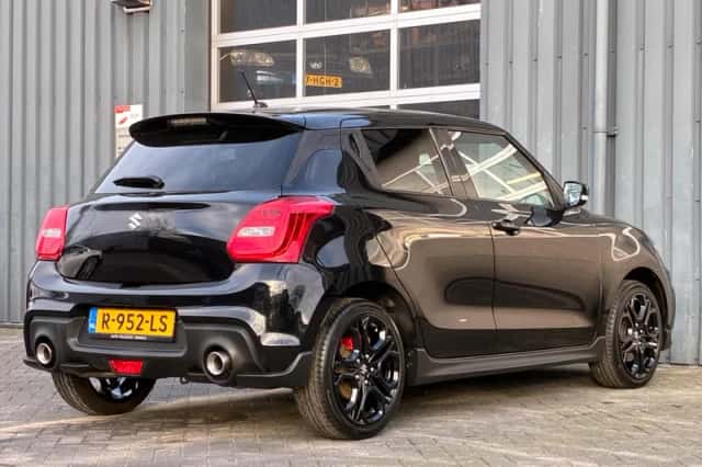 Suzuki Swift (2018) thumbnail 4