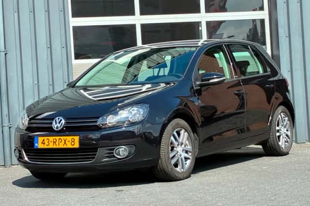 Volkswagen Golf (2011) thumbnail 1