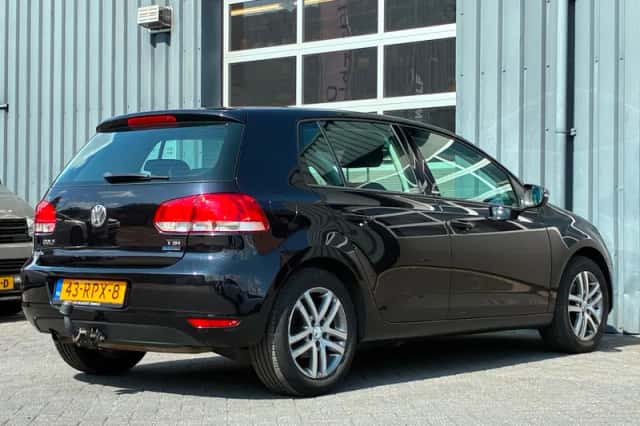 Volkswagen Golf (2011) thumbnail 3