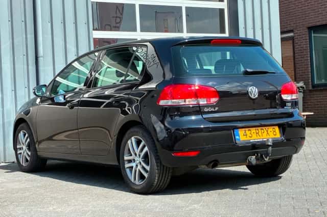 Volkswagen Golf (2011) thumbnail 4
