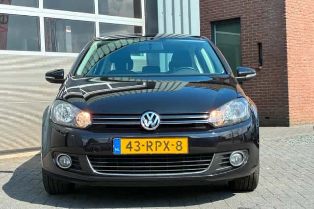 Volkswagen Golf (2011) thumbnail 5
