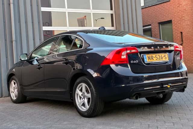 Volvo S60 (2017) thumbnail 3