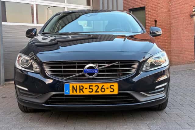 Volvo S60 (2017) thumbnail 5