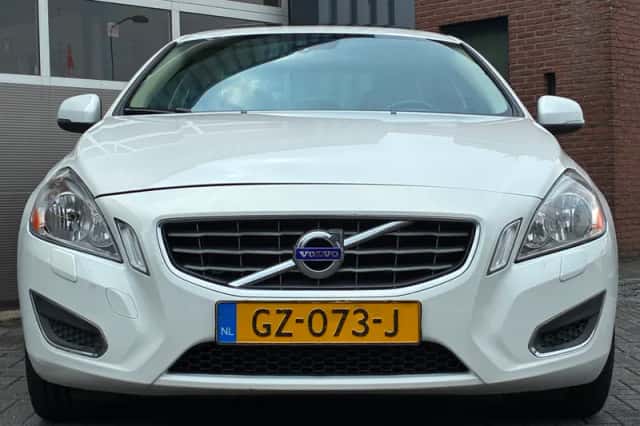 Volvo S60 (2011) thumbnail 6