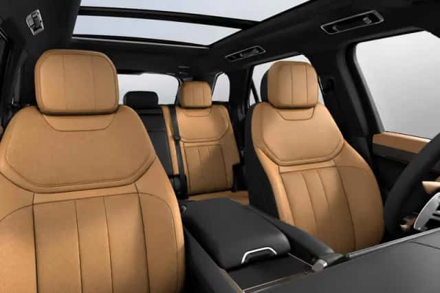 Land Rover Range Rover Sport (2026) thumbnail 3
