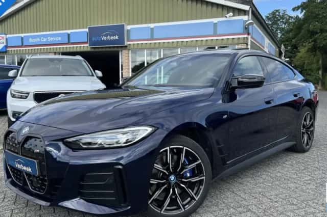 BMW i4 (2023) thumbnail 1