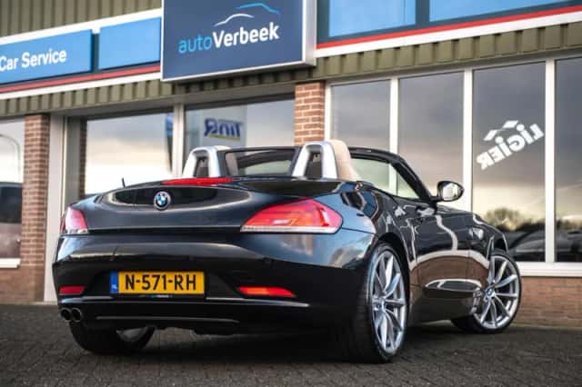 BMW Z4 (2009) thumbnail 3