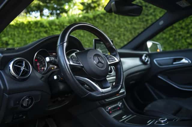Mercedes-Benz GLA (2019) thumbnail 3