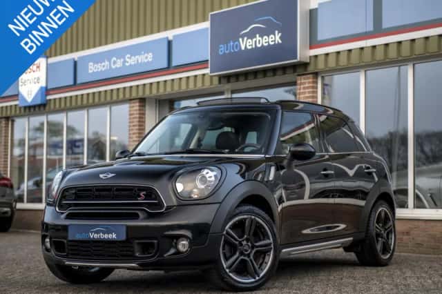 MINI Countryman (2015) thumbnail 1