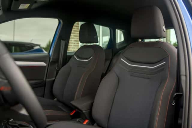 SEAT Arona (2024) thumbnail 4