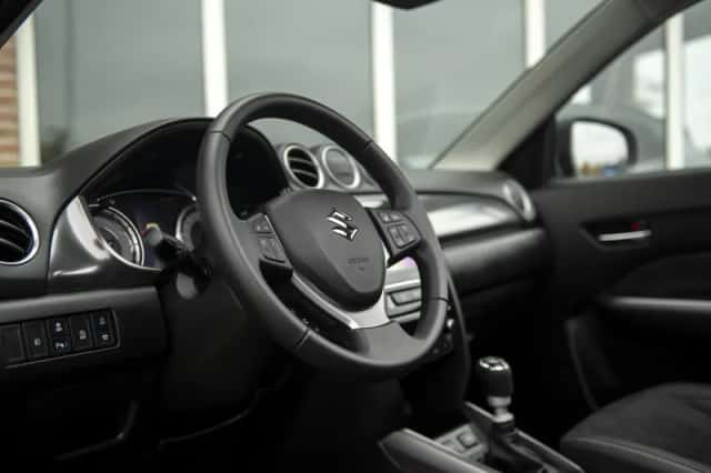 Suzuki Vitara (2025) thumbnail 4