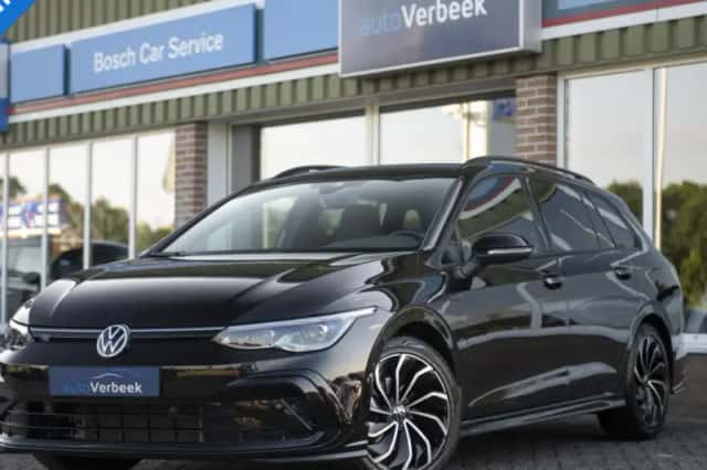 Volkswagen Golf (2022) thumbnail 1