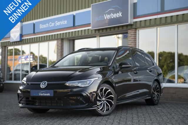 Volkswagen Golf (2022) thumbnail 2