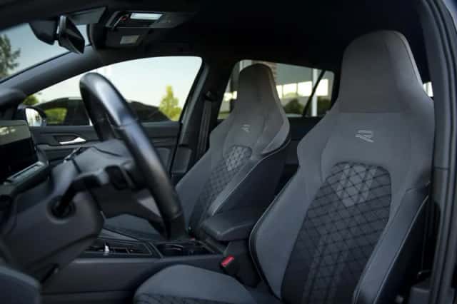 Volkswagen Golf (2022) thumbnail 6