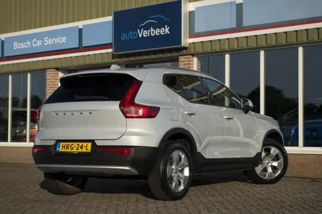 Volvo XC40 (2020) thumbnail 3