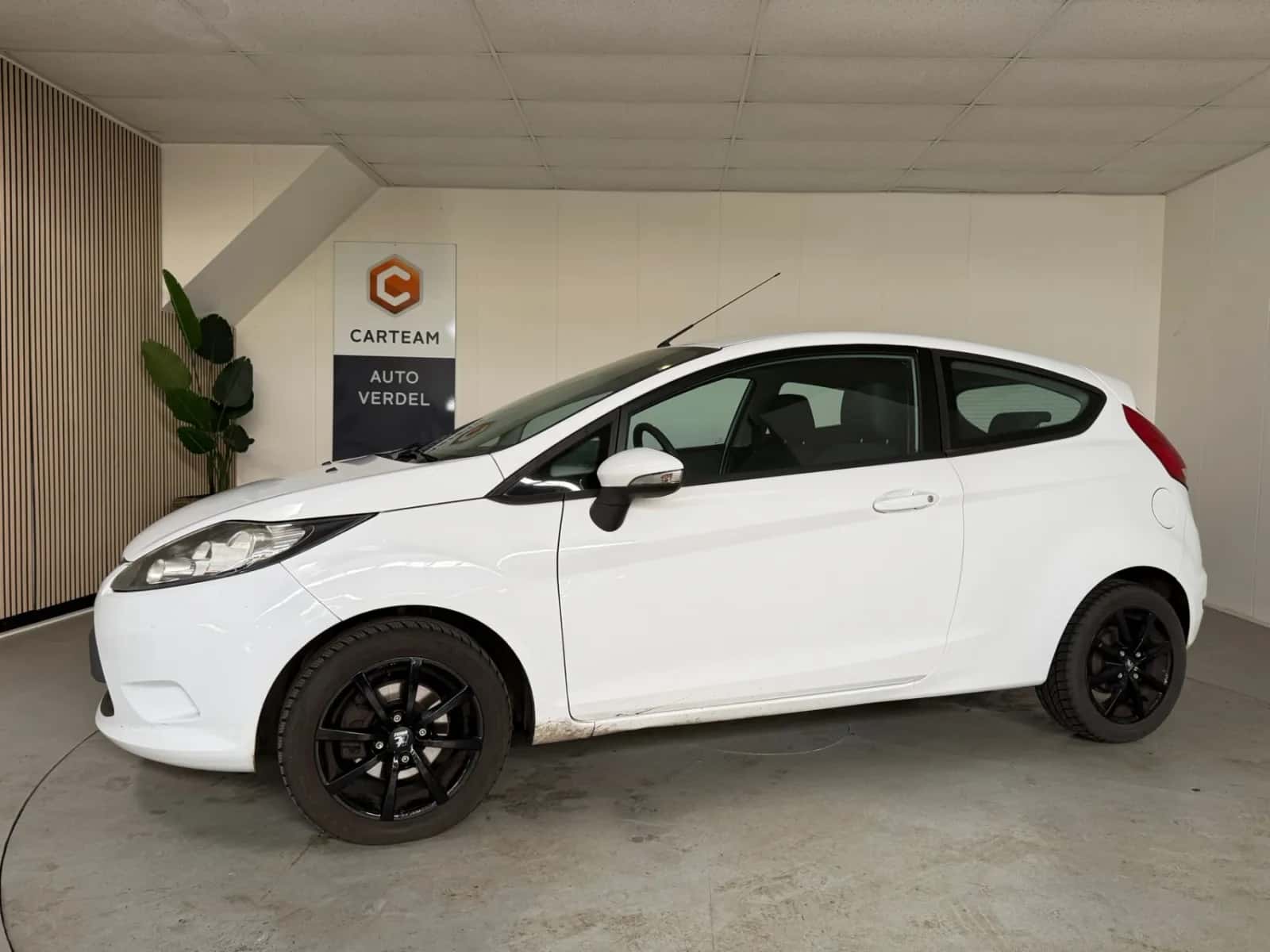 Ford Fiesta (2011) — foto 1